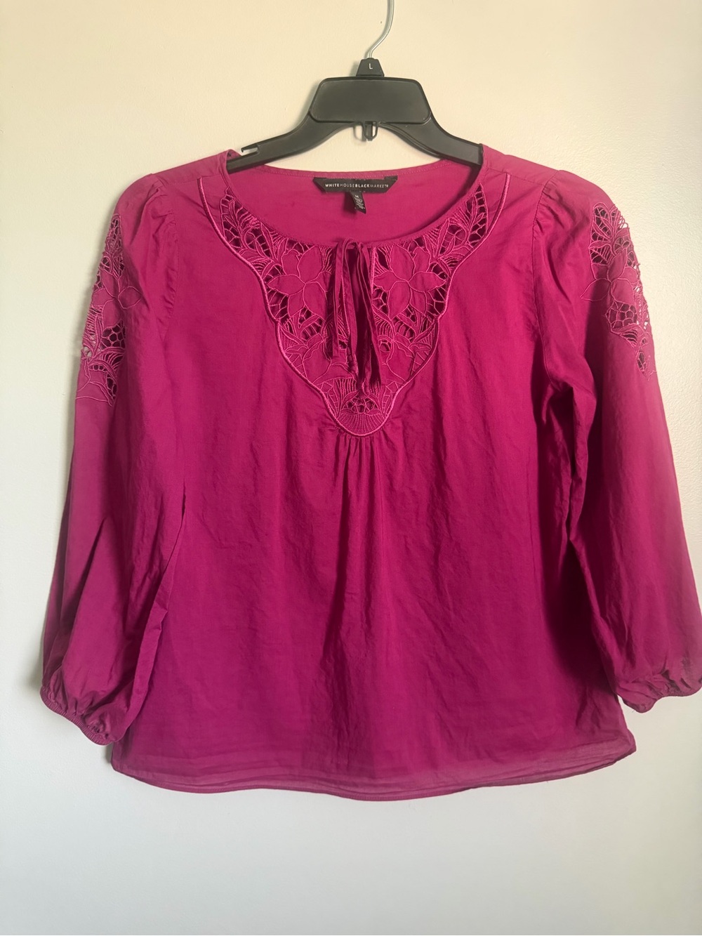 White House Black Market Fuchsia Pink Floral lace embroidered Peasant Top size M